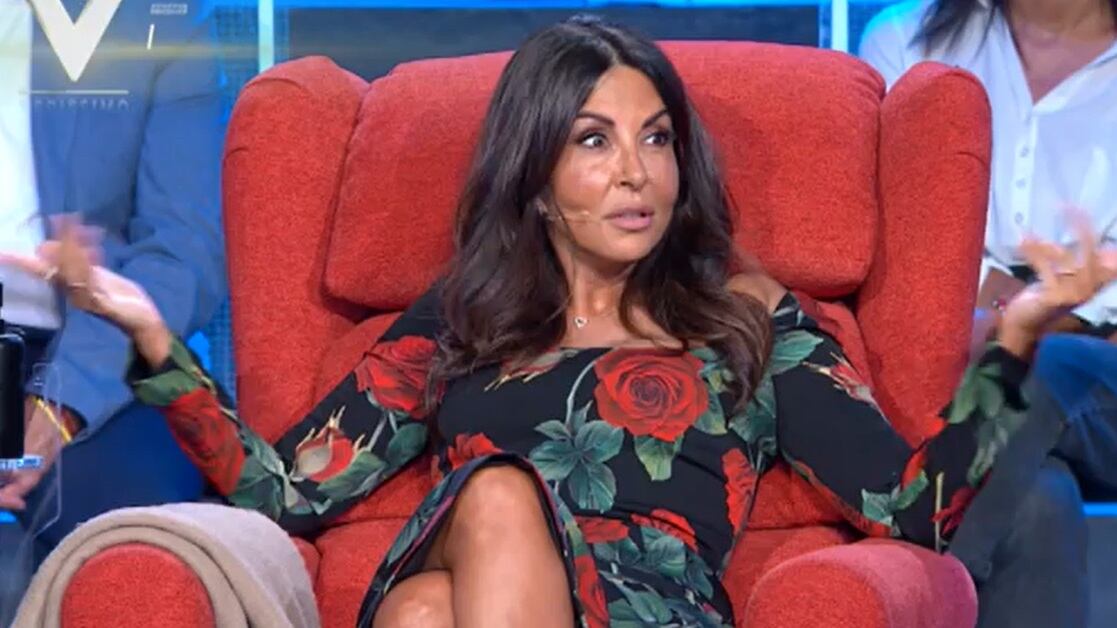 "Lei ordina", "Mi trattate come un cane". Sabrina Ferilli si imbarazza in diretta