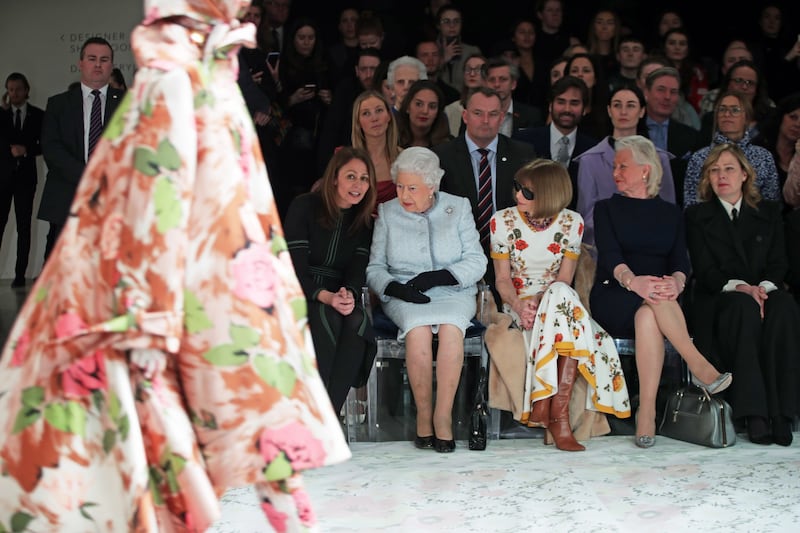 La Regina Elisabetta alla Fashion Week 7