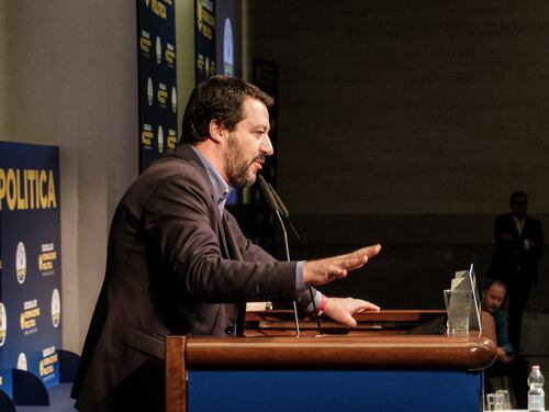 Salvini ribatte alla Merkel: "Rischio guerra in Ue arriva da euroburocrati"