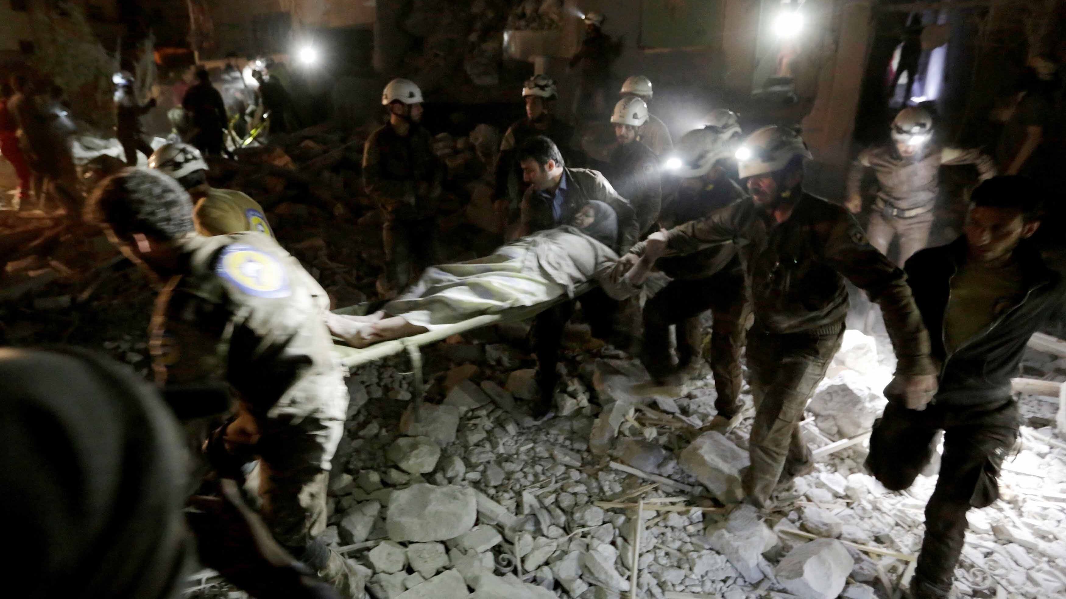 "Assad bombarda con il gas": scontro tra potenze sulla Siria