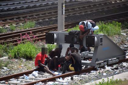 Ventimiglia: ovunque accampamenti di migranti, pure in spiaggia 5
