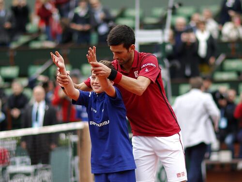 Lo splendido regalo di Djokovic al raccattapalle