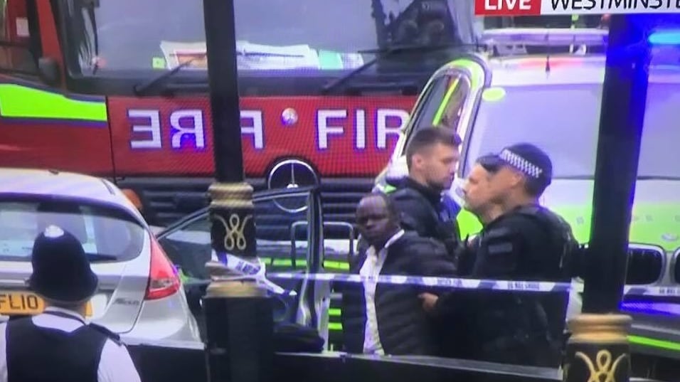 Londra, auto falcia i pedoni. Polizia indaga per terrorismo