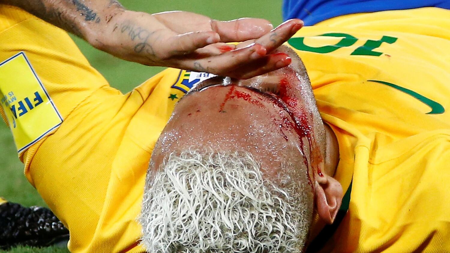 Neymar trascina il Brasile contro la Bolivia e va ko per una gomitata