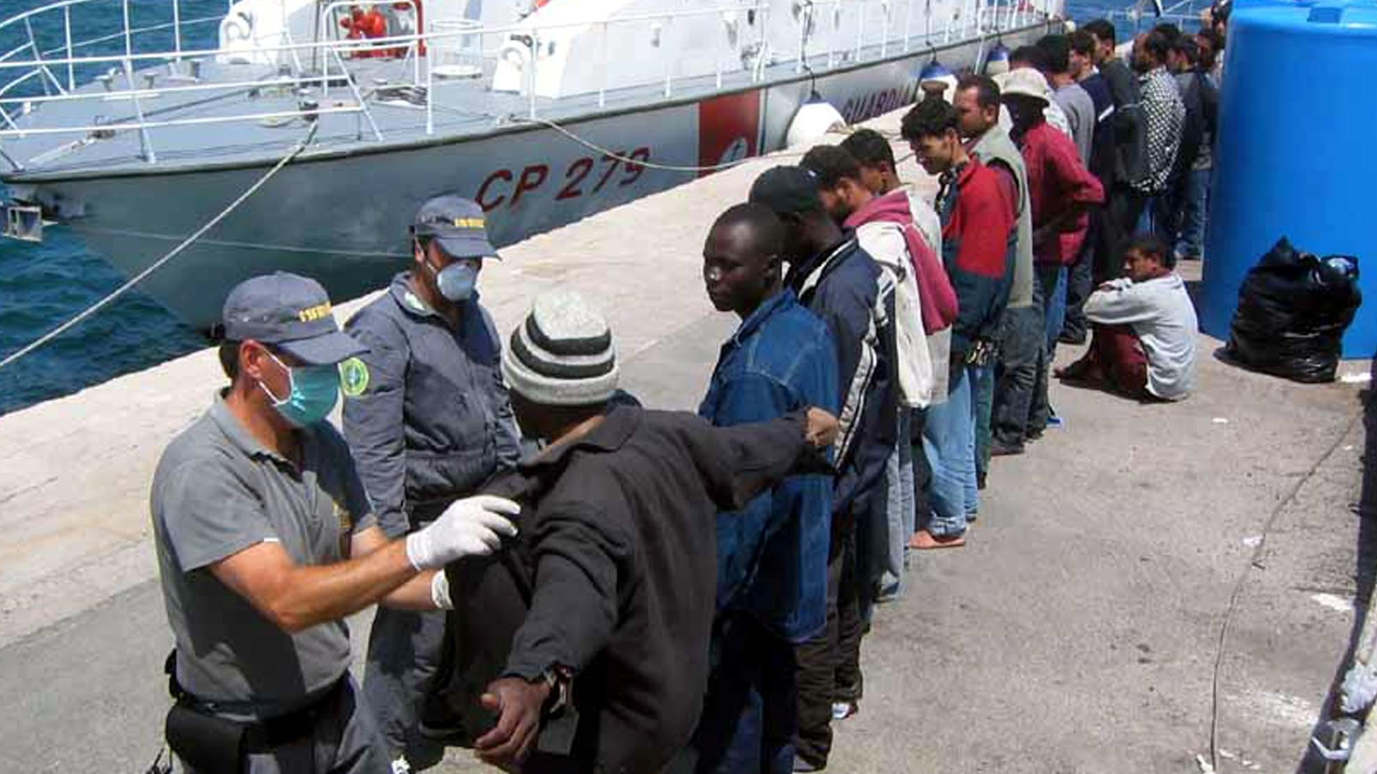 L'Europa (forse) si sveglia: i militari contro i barconi