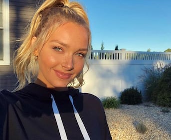  Camille Kostek, le foto più sensuali 7