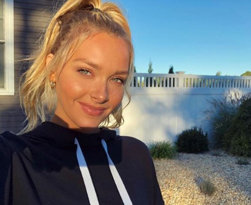 Camille Kostek, le foto più sensuali 7
