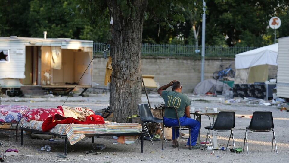 Torino, scatta rivolta dei rom: "I soldi? Sono fatti nostri..."