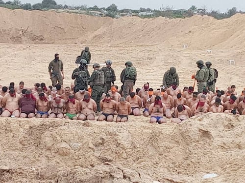 Israele, decine di combattenti di Hamas si arrendono all'esercito a Gaza