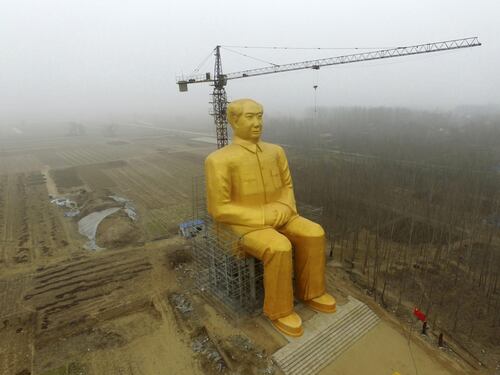 Il mistero della statua di Mao. Demolita o colpita da vandali?