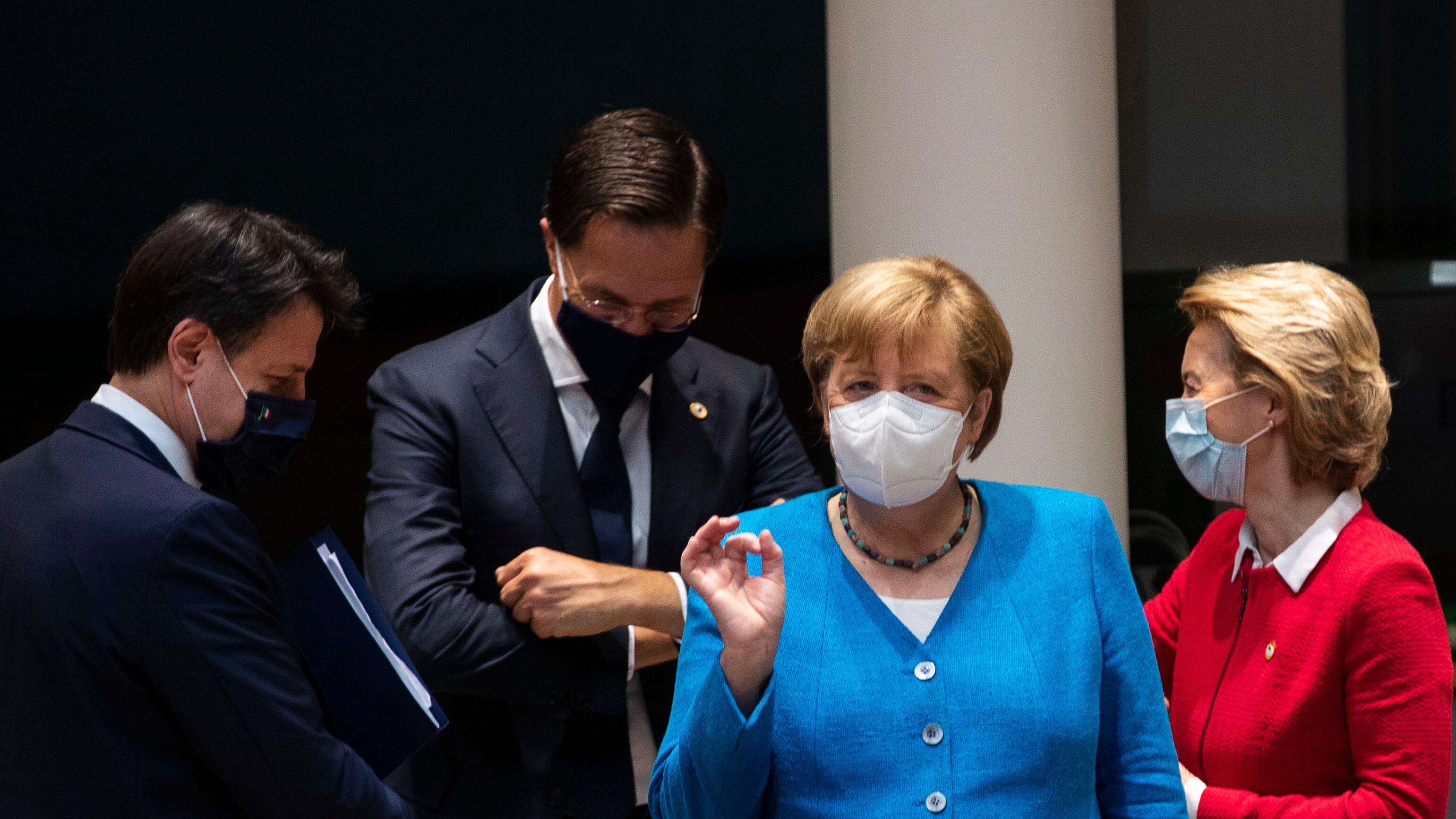 L'Italia si salva sul Recovery grazie all'asse Merkel-Macron