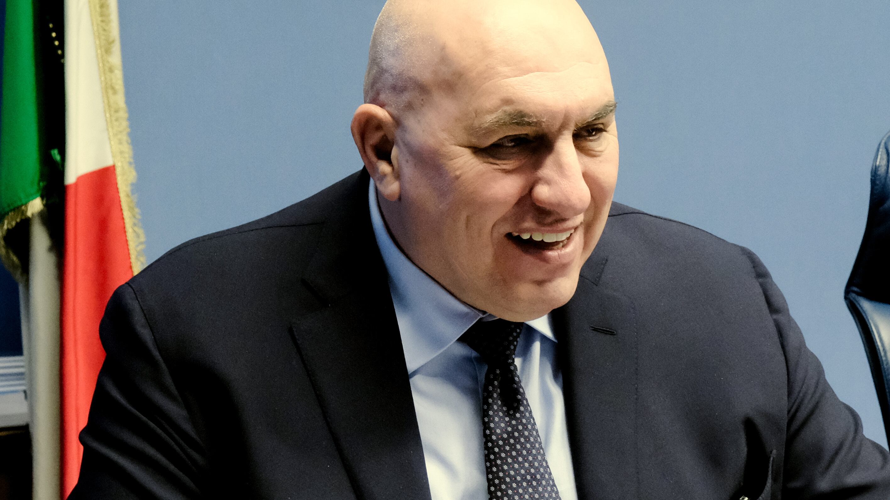 "Grazie a tutti gli italiani". Crosetto dimesso dall'ospedale