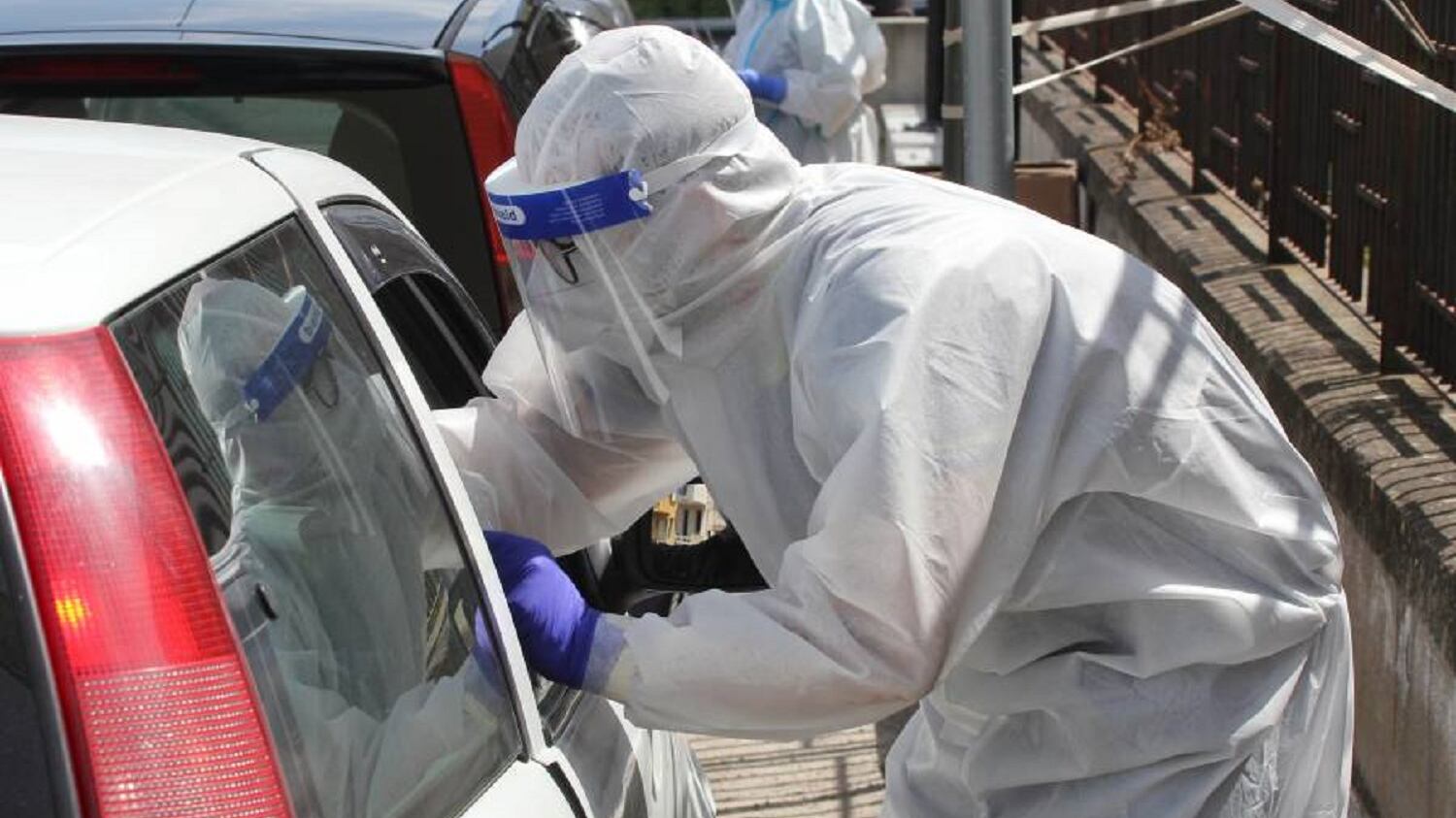 Omicron 2? È più contagiosa ma meno letale. Possibile la reinfezione con altre sottovarianti