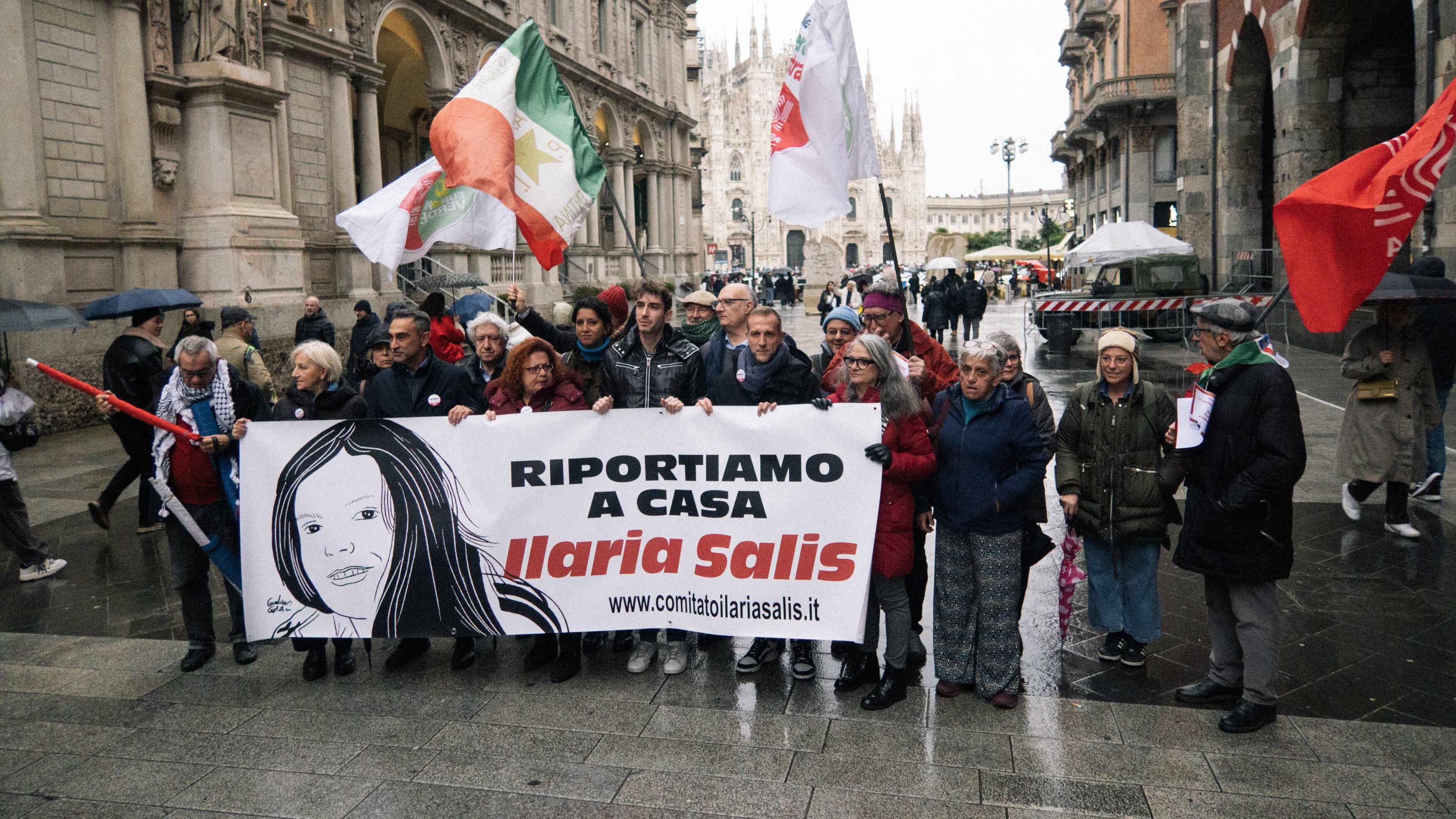 Ricercati altri due "amici" della Salis