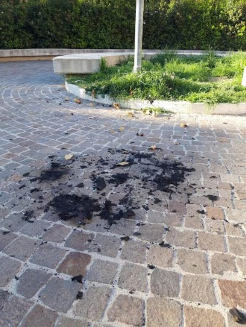 A Chieti bruciata la corona di alloro per le vittime delle foibe 3