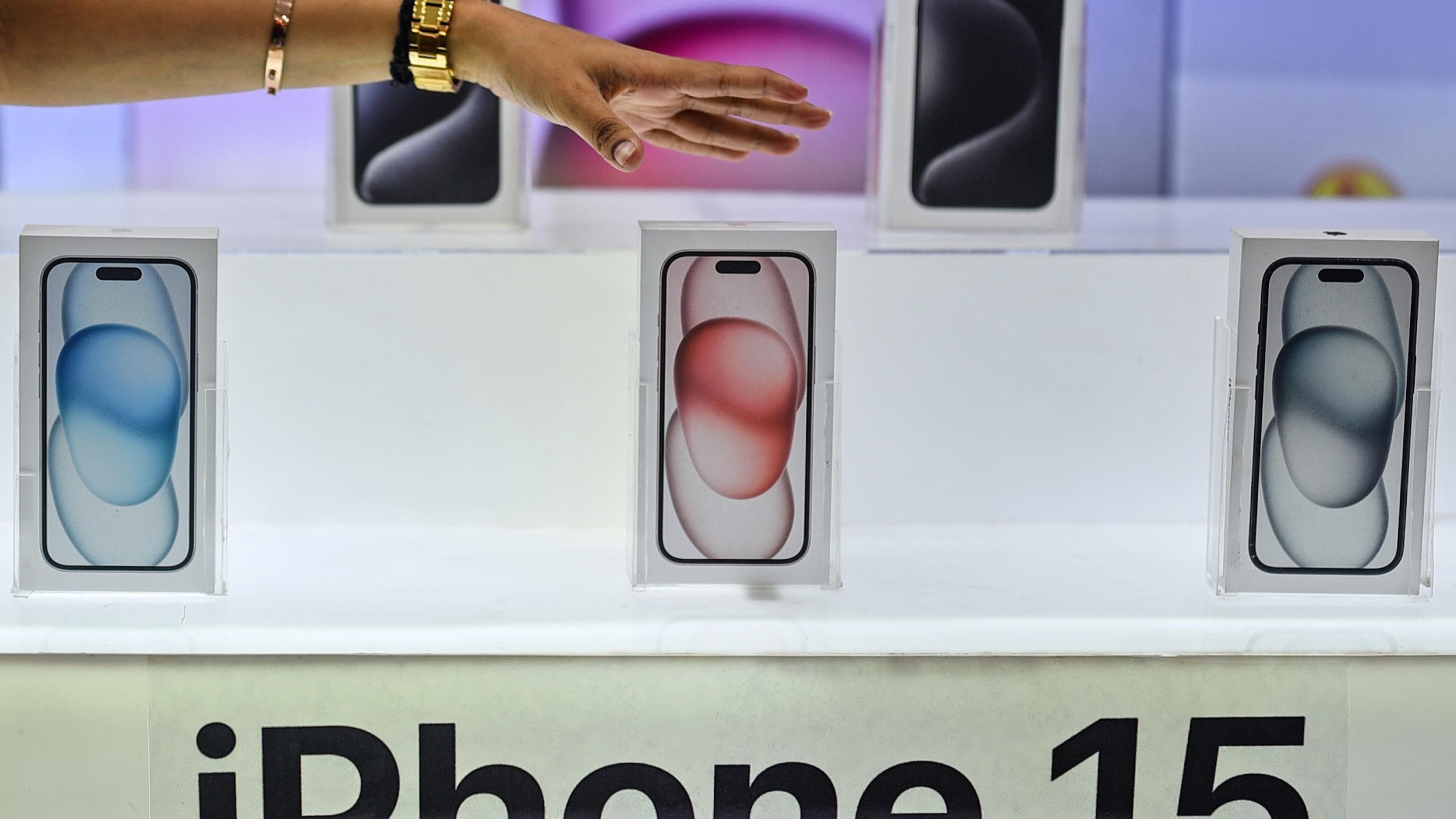 Tutti pazzi per Apple: ecco chi compra più iPhone (e perché l'Italia preferisce ancora Android)