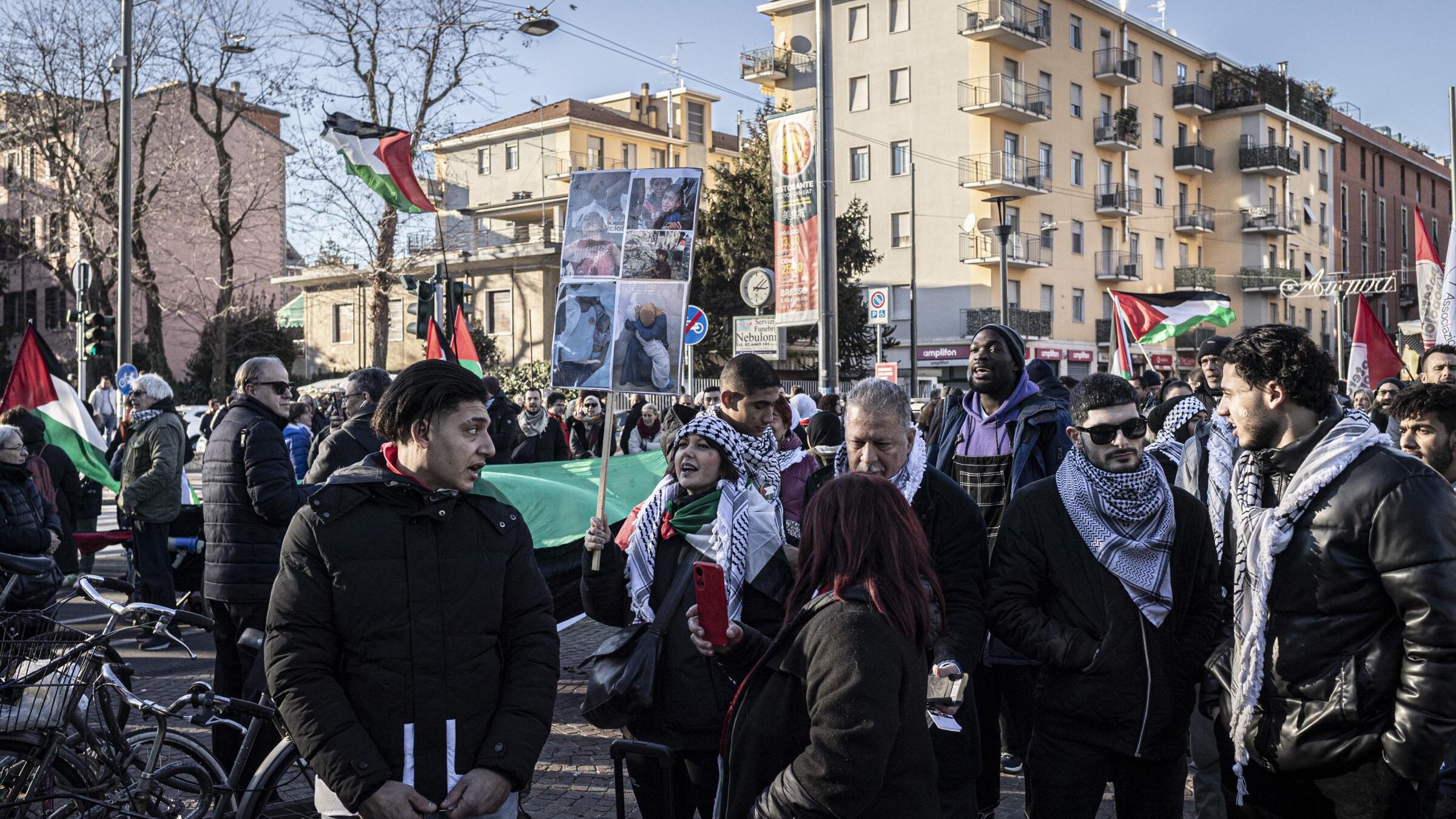La galassia filo-Gaza fra arabi e giovani comunisti