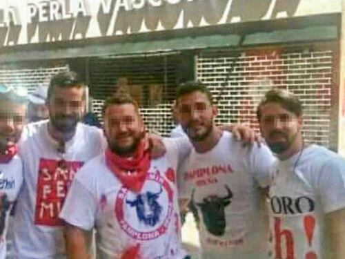 Spagna, in cinque la violentano a turno: condanne per abuso, non per stupro