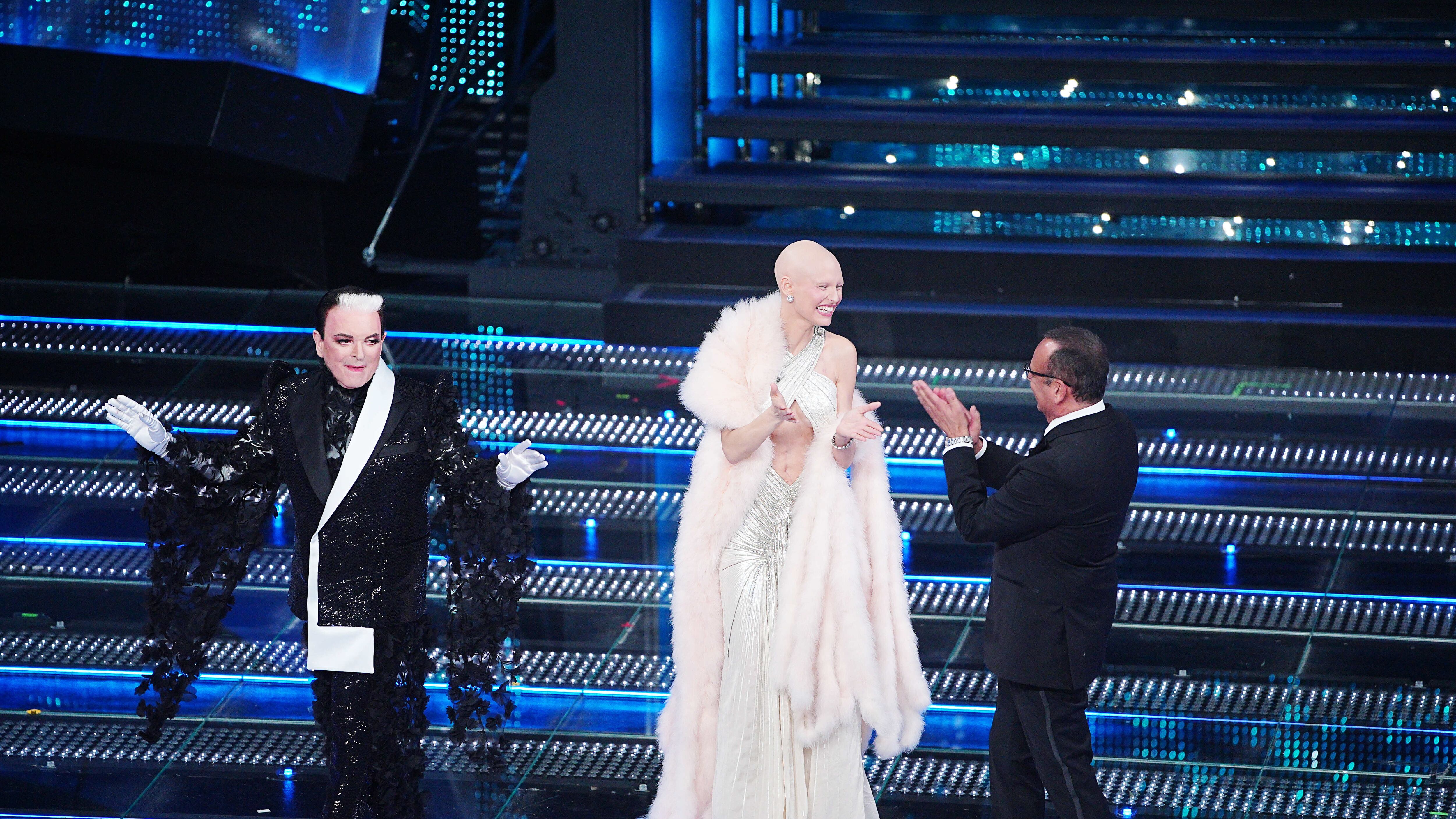 Sanremo, seconda puntata tra giovani e big. Bianca Balti incanta l'Ariston