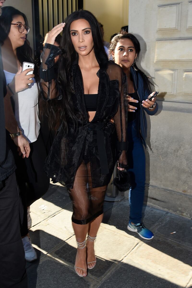 Kim Kardashian, il décolleté esplosivo della diva 26
