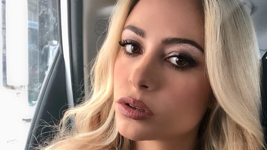 La quarantena hot di Martina Stella. Gli scatti che fanno impazzire tutti