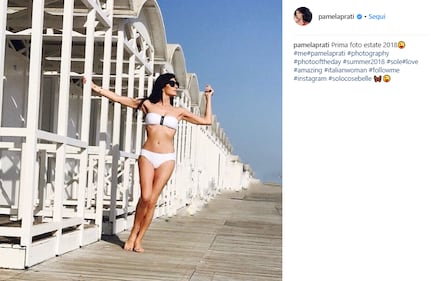 Pamela Prati hot al mare 2