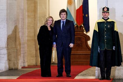 Giorgia Meloni e Javier Milei, incontro di un'ora a palazzo Chigi 7