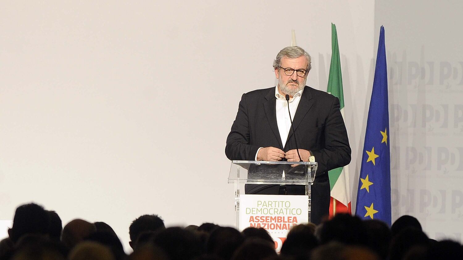 Emiliano resta nel Pd: sfiderà Renzi al Congresso