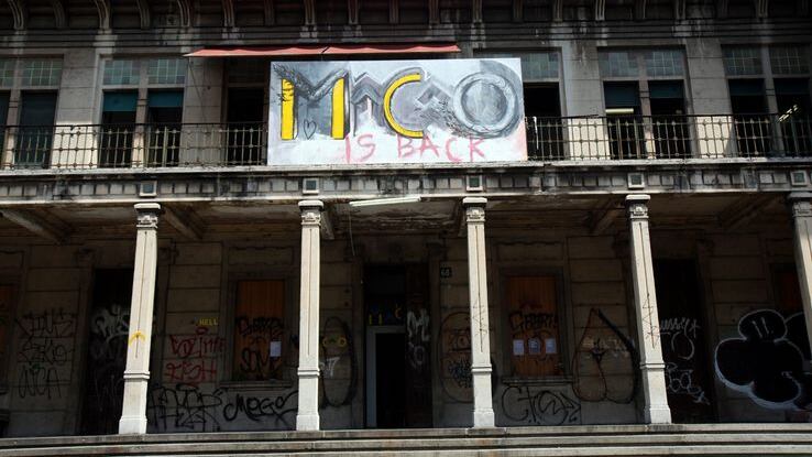 Macao, Beppe Sala vuol trattare anziché sgomberare