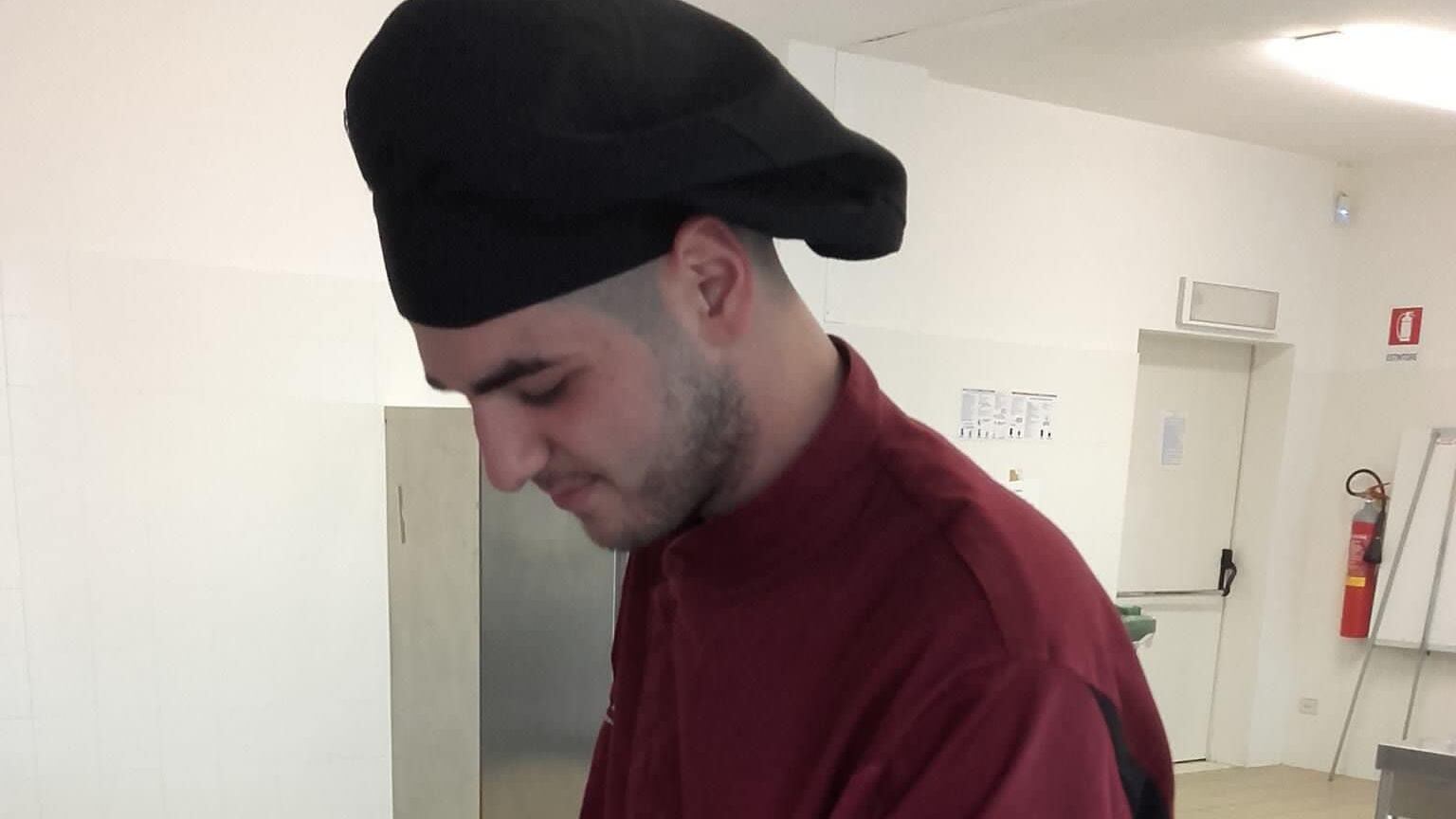 Intrappolato fra gli scogli, muore a 26 anni: la tragedia a Villasimius
