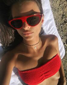 Emily Ratajkowski, hot con l'asciugamano 22