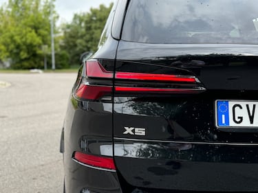 BMW X5 M60i: guarda la gallery del super SUV tedesco da 530 CV 9
