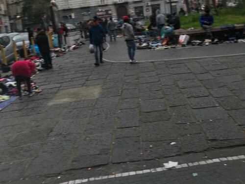 Napoli, blitz nel Vasto: sgombrato mercatino abusivo