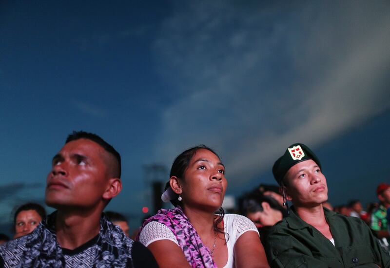 I ribelli delle Farc festeggiano l'accordo 12