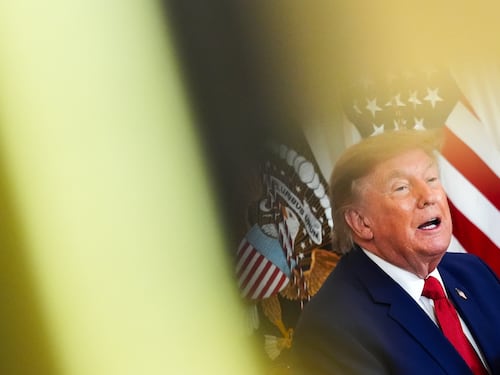I dem preparano l’assedio a Trump: la strategia per “seguire i soldi” della sua famiglia