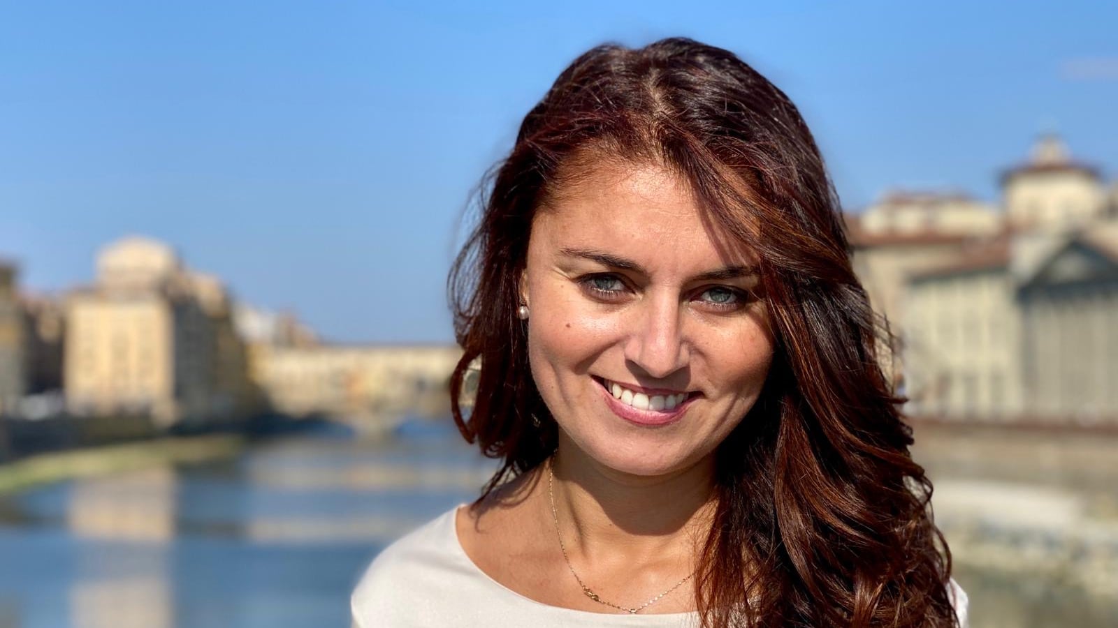 L’eurodeputata Ceccardi detta la linea: “Noi alleati di Le Pen. Niente accordi con chi guarda a sinistra”