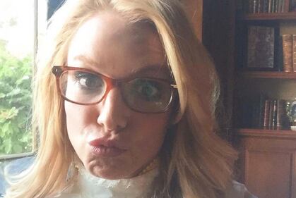 Britney Spears con gli occhiali, foto 1