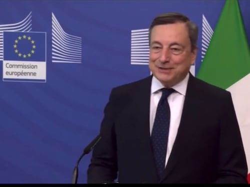 "Non mi hanno assunto". Draghi e il siparietto con la Commissione Ue