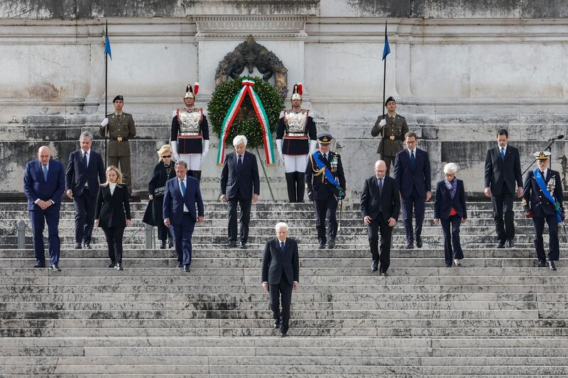 25 aprile, Mattarella e Meloni all'Altare della Patria 6