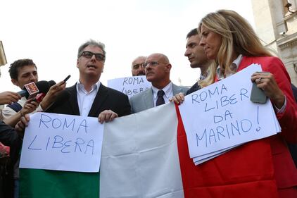 Marino contestato a Roma 2