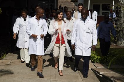La regina Letizia in visita al Manica Health Center 1