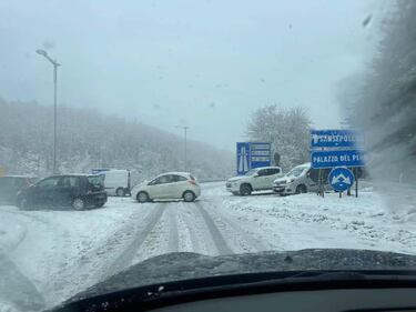 Freddo e neve in Toscana, tanti disagi nell'aretino 5