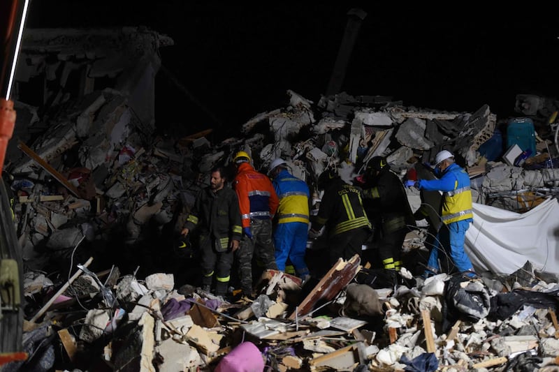 Lily Allen e il terremoto: foto 26