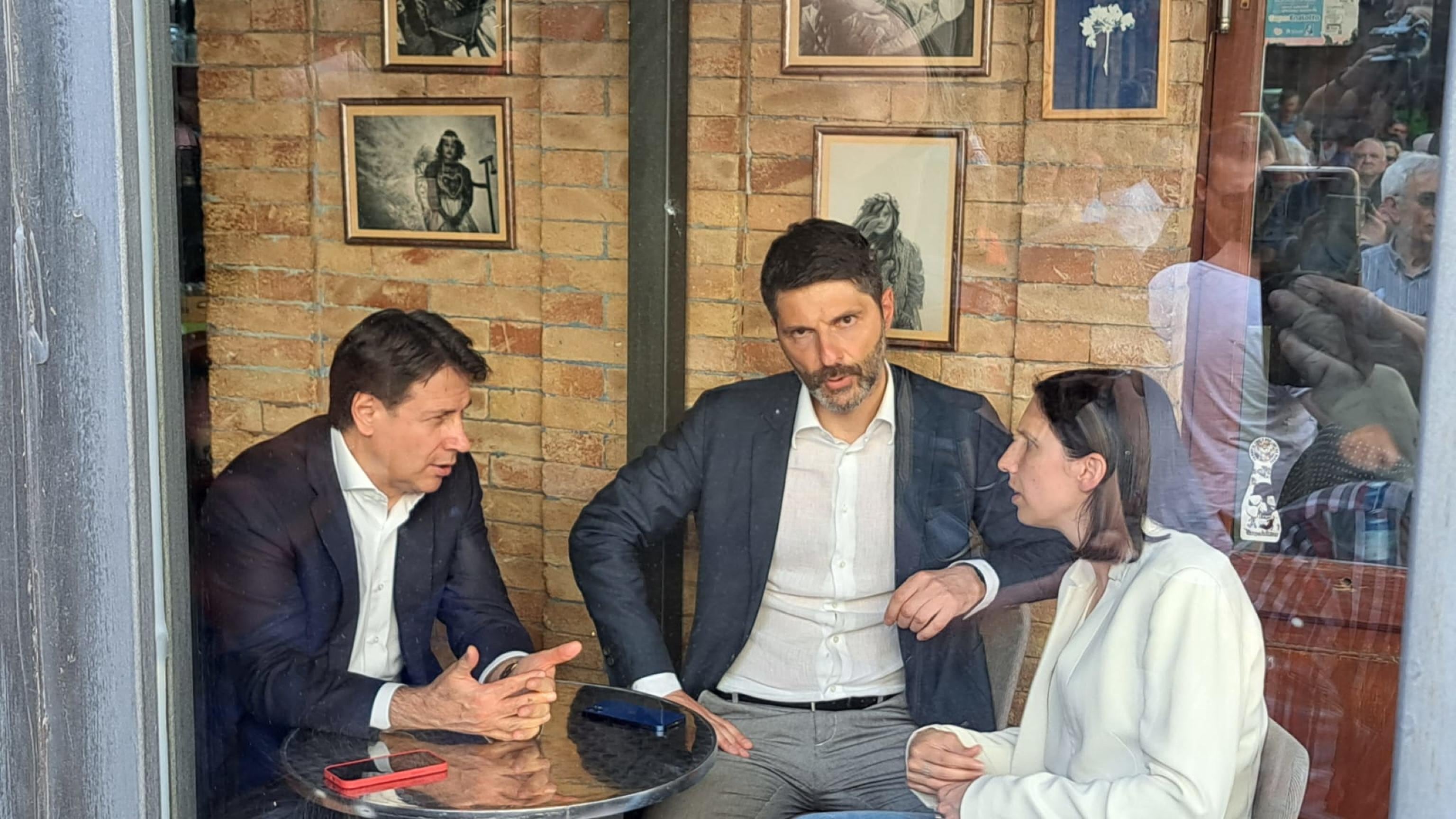 A Conte e Schlein resta solo il caffè: ecco l'incontro di Campobasso
