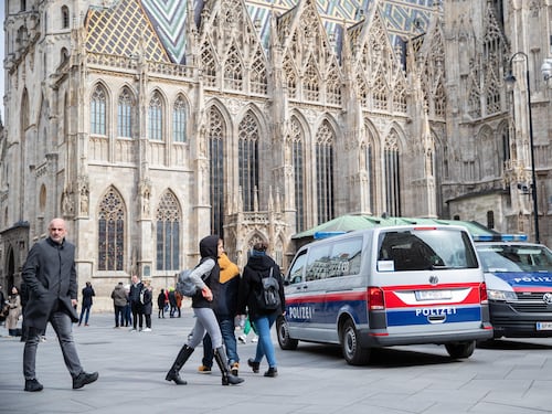 "Rischio attacco islamico". Vienna trema e si blinda. Le chiese sono nel mirino