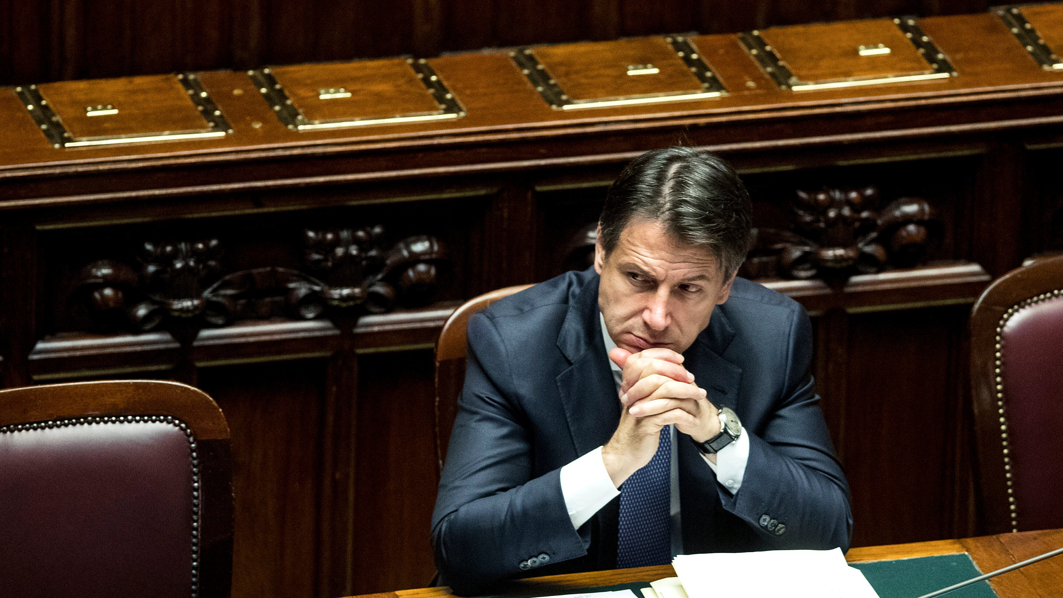 La metamorfosi di Conte: scorda la lotta al 'business dell'immigrazione'