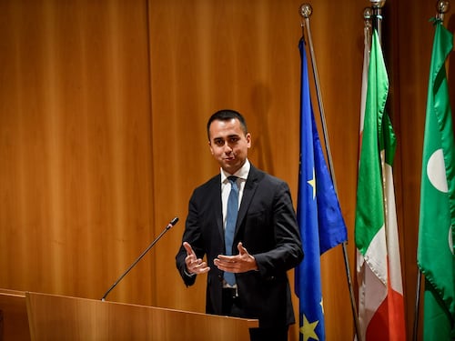 Governo, altolà di Di Maio a Salvini: "Basta scortesie ai 5 Stelle"