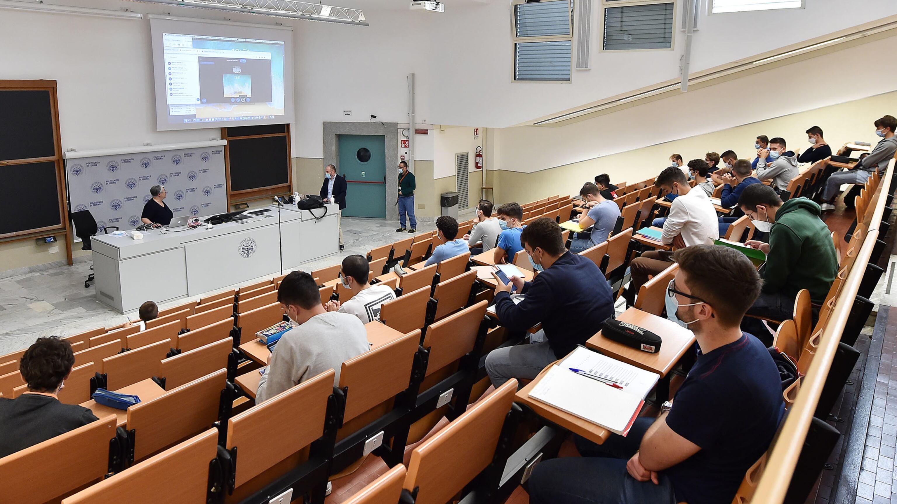 Gli universitari di destra? Prima pestati, ora puniti