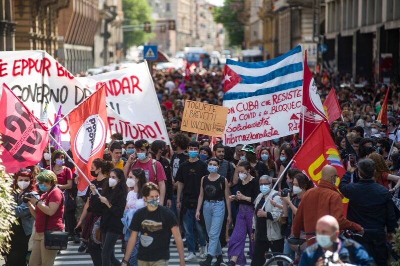Manifestazione antifascista a Bologna per il 25 aprile 7