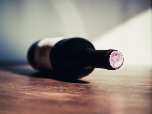 L'Europa salva il vino: "Via dalle etichette i riferimenti al cancro"